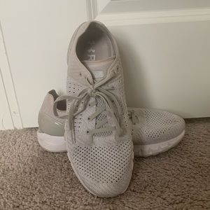Under Armour - Hovr women’s running shoe